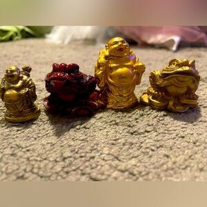 Set of 4 Buddha figurines